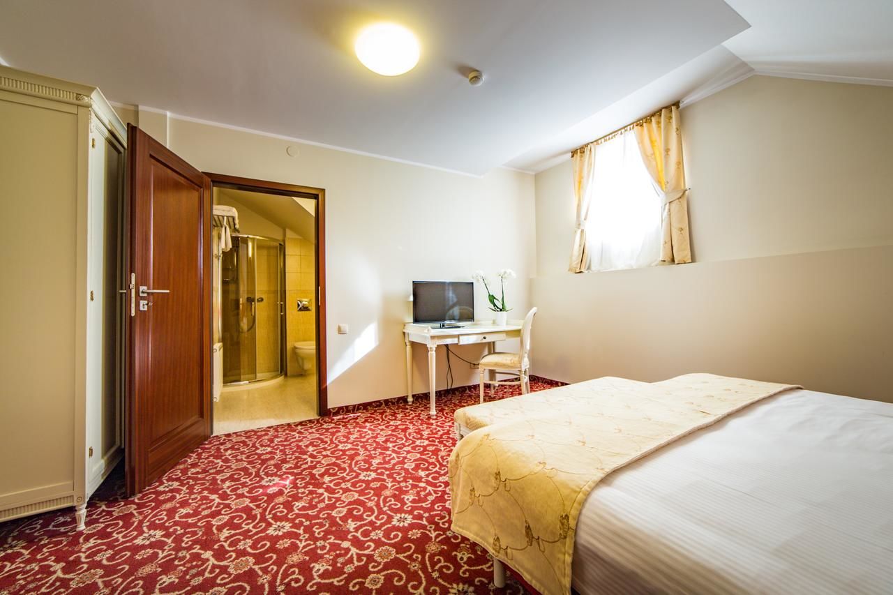 Курортные отели Hotel Sobienie Królewskie Sobienie Szlacheckie-33